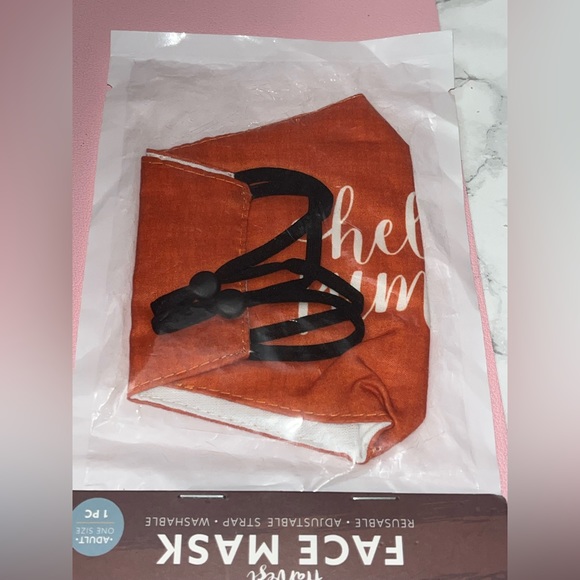 🌺Harvest Face Mask - Picture 3 of 3